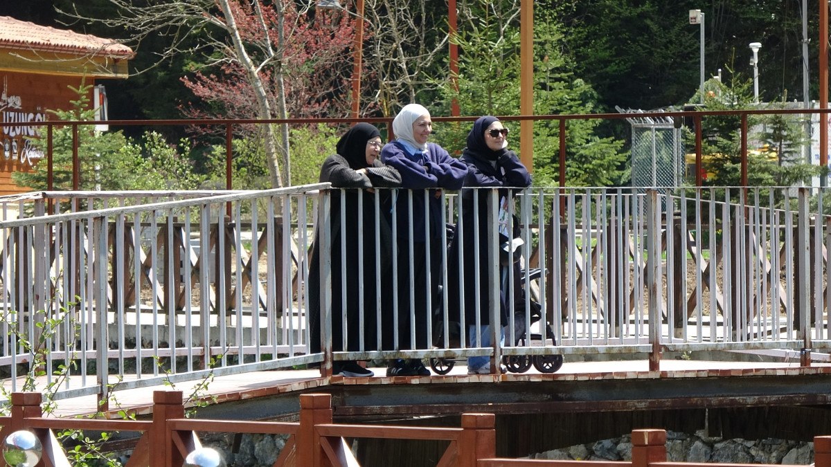 İHA Türkiye'nin ve Doğu Karadeniz'in Güngören Turizm Merkezi Uzungöl'de Sezon Öncesi Çalışmalar Hız Kesmeden Devam Ediyor