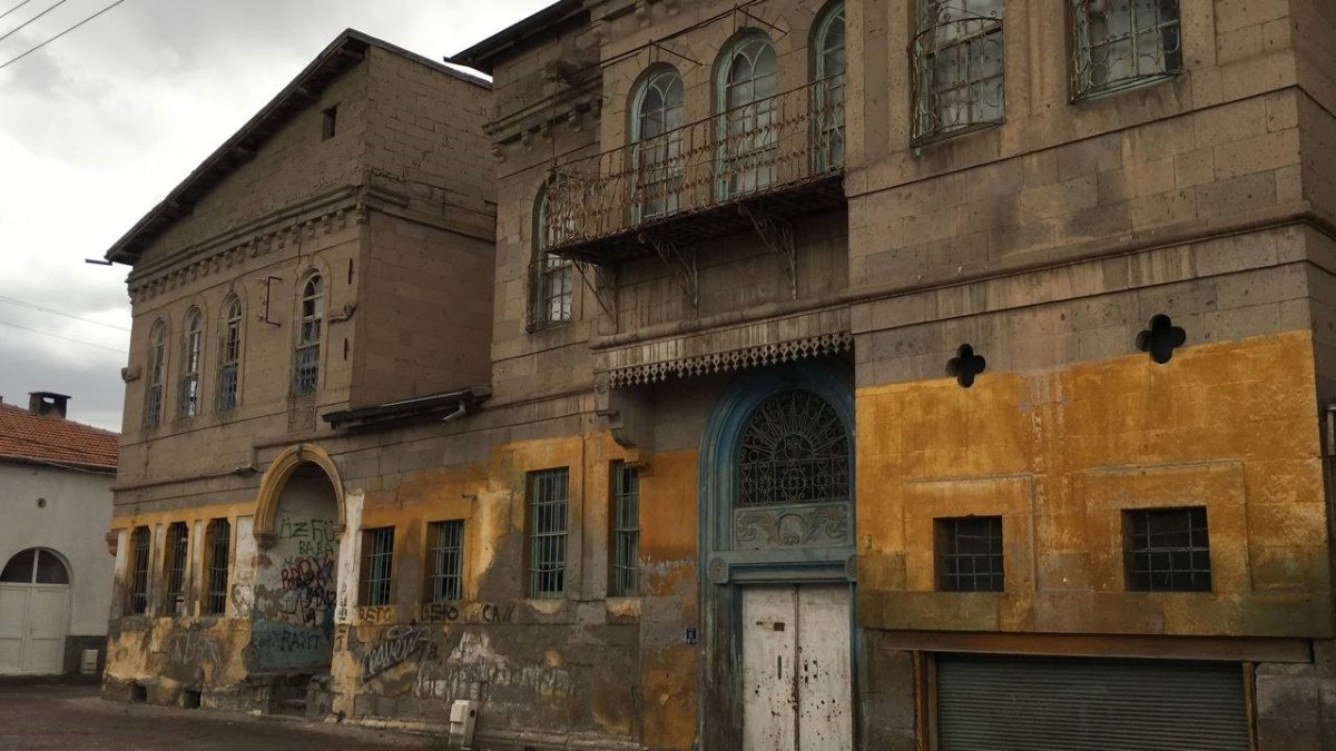 Develi Mahallesinde Dedelerinin İzleri ve Halkın Yorumları