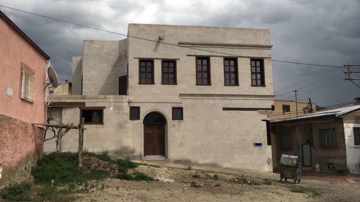 Kayseri Kökenli Aile ve 14. Leo'nun Aile Geçmişi