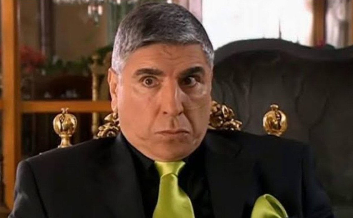 Türk televizyon tarihinin unutulmaz isimlerinden biri olan Attila Olgaç, uzun süredir ekranlardan uzak kalmasının ardından yeni haliyle dikkatleri üzerine çekti.