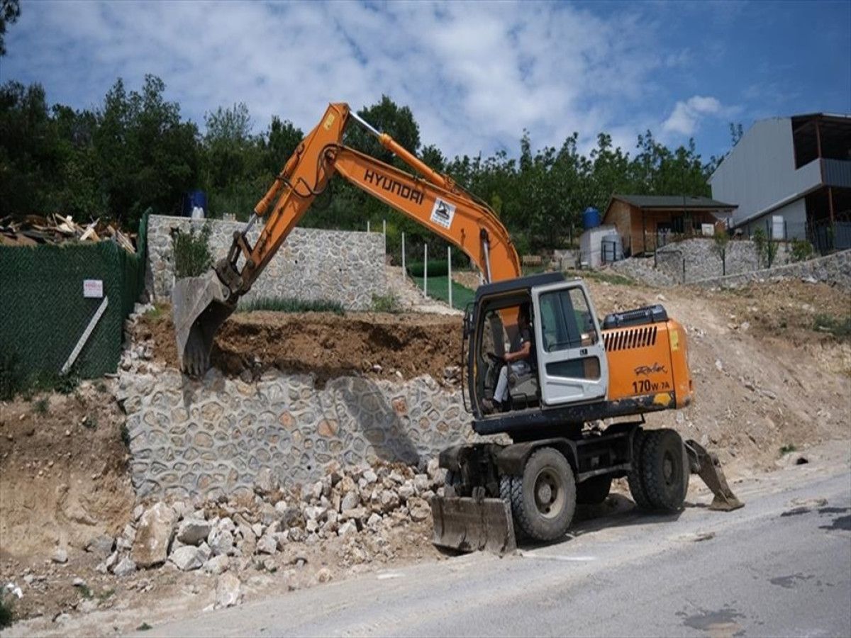İnegöl'de Tarım Arazilerine İzinsiz Yapılan Çelik Konstrüksiyonlara Yasal Müdahele