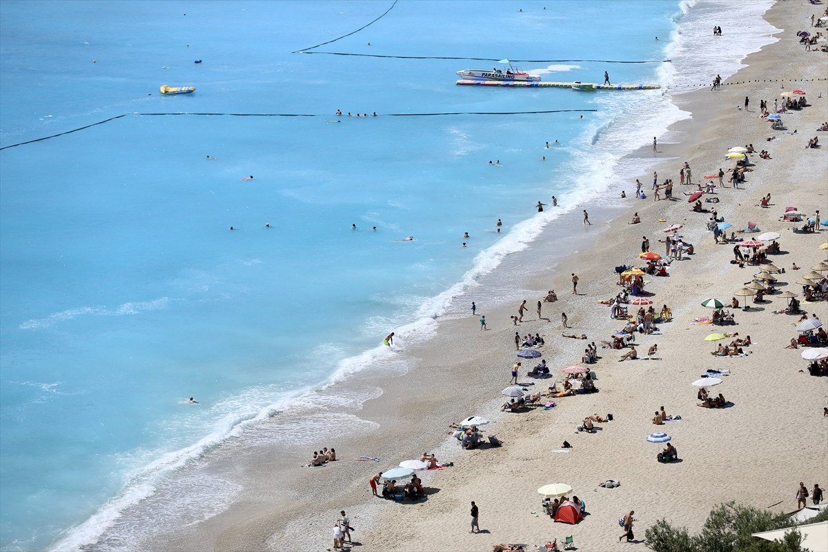 Sahillerde Canlılık ve Tatil Ruhu
