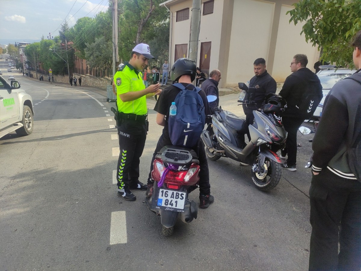 Orhangazi Emniyet Müdürlüğü Trafik Ekipleri, motosiklet kullanıcılarına yönelik denetimlerini artırdı