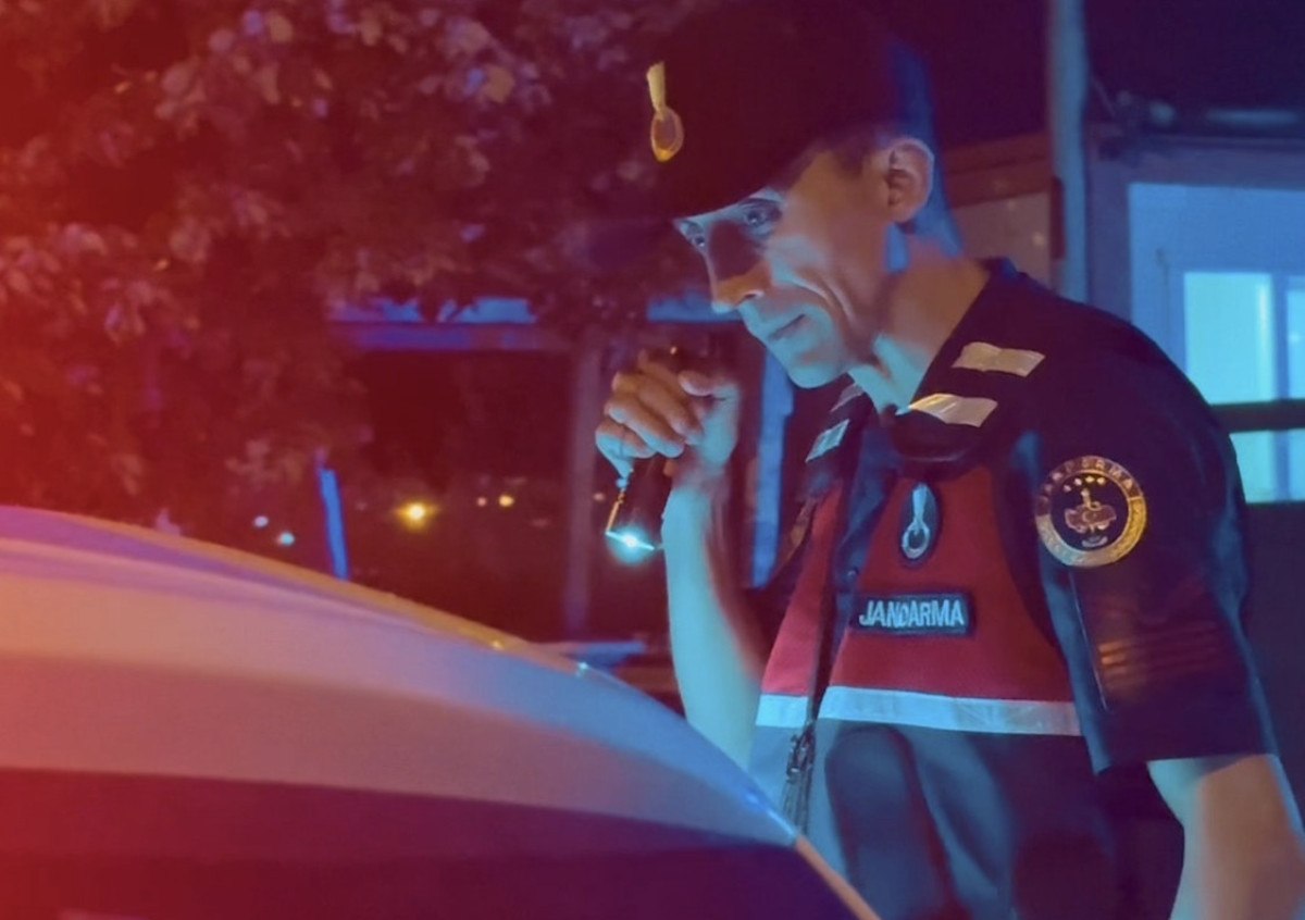 Tekirdağ İl Jandarma Komutanlığı’nın düzenlediği kapsamlı yol kontrol ve arama operasyonu