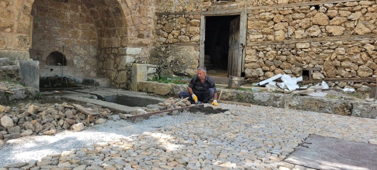Modern Dünyada Geleneksel Mesleklerin Yitip Gidişi ve Taş Ustalarının Hikayesi