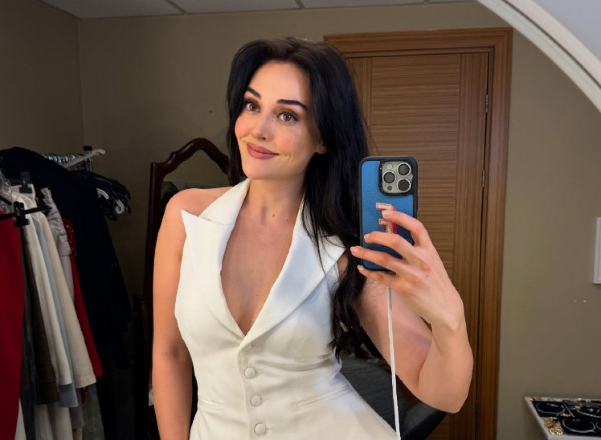 Ünlü Oyuncu Esra Bilgiç'in Sosyal Medya Etkisi ve Güncel Paylaşımları