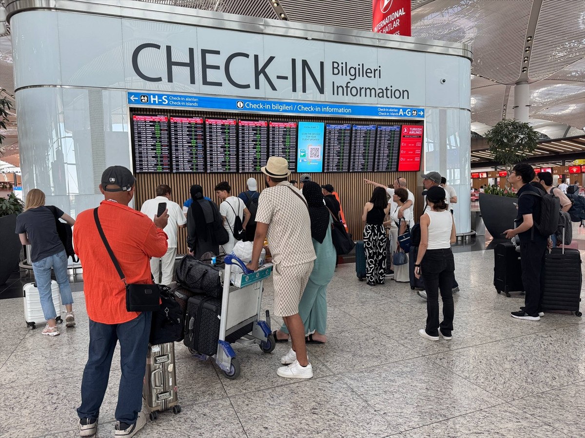 İstanbul Havalimanı ve Sabiha Gökçen’de Kurban Bayramı Yoğunluğu