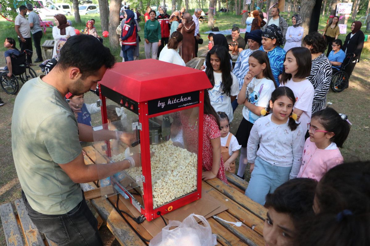 “Dijital Bağımlılık, Gençleri ve Aileleri Derinden Etkiliyor”