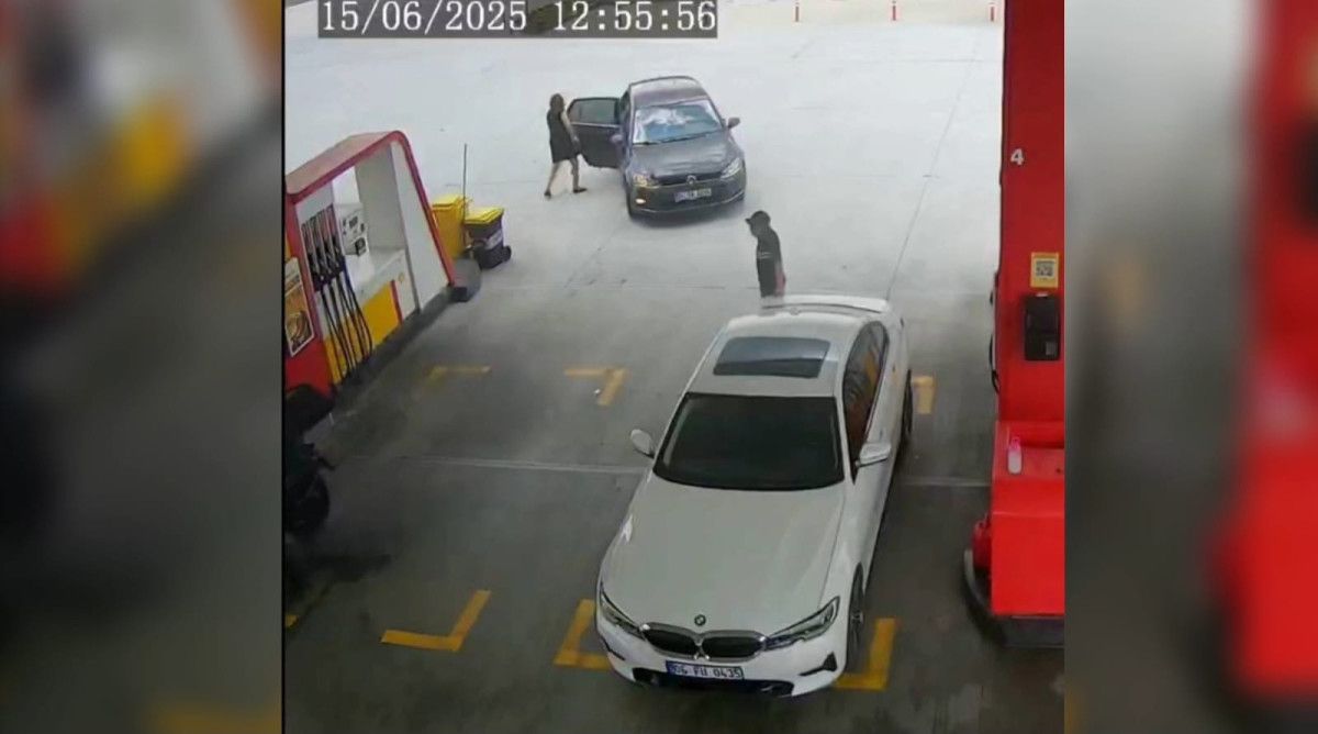 Sakarya'da Otomobil Sürücüsünün Drift Anı Güvenlik Kameralarına Yansıdı