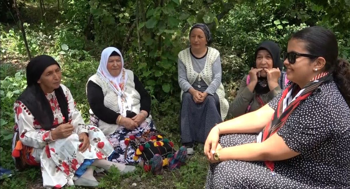 Dağların Zirvesinde 500 Metre Yükseklikte Islıkla Konuşmak