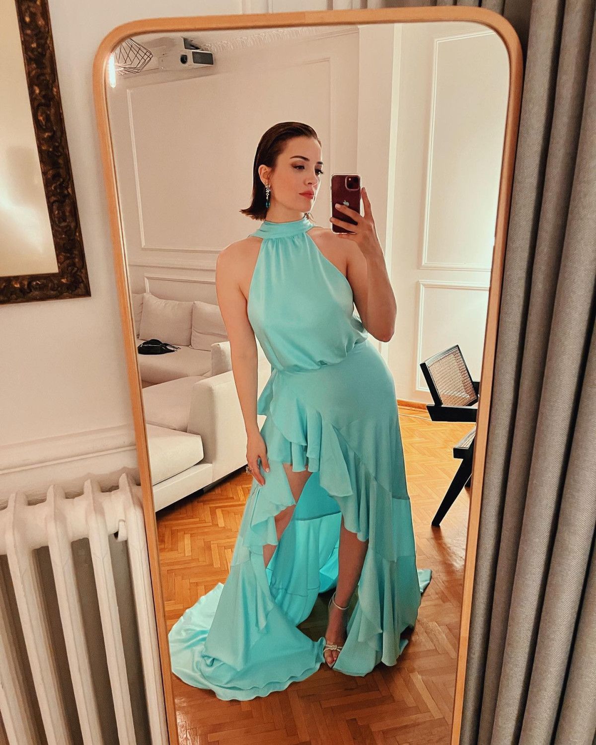 İrem Sak, Modern Kadın Dizisinde Başrol Oynuyor
