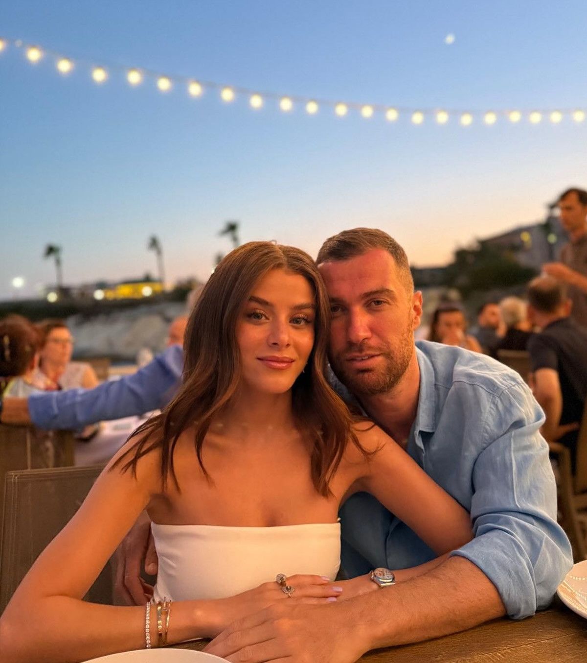 İlayda Alişan ve Oğulcan Engin'in Romantik 2 Yıl Kutlaması