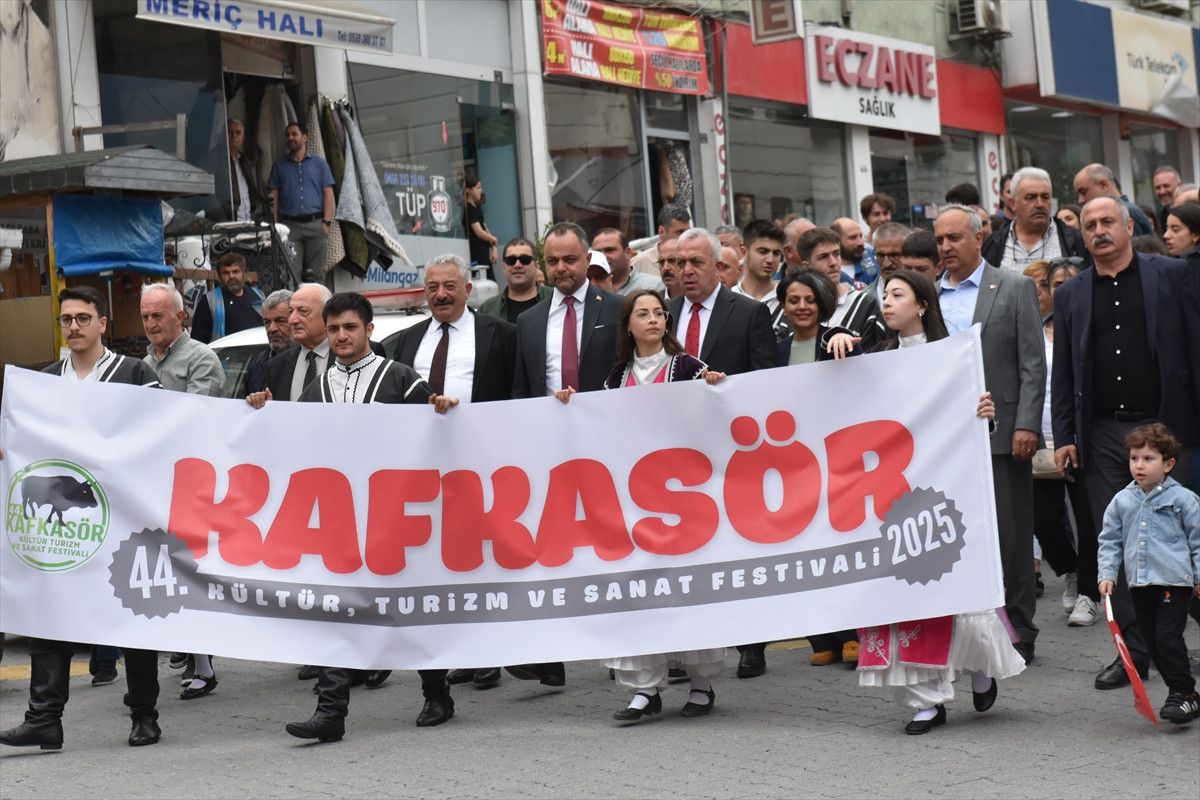 Artvin'de Kafkasör Kültür, Turizm ve Sanat Festivali Coşkuyla Başladı
