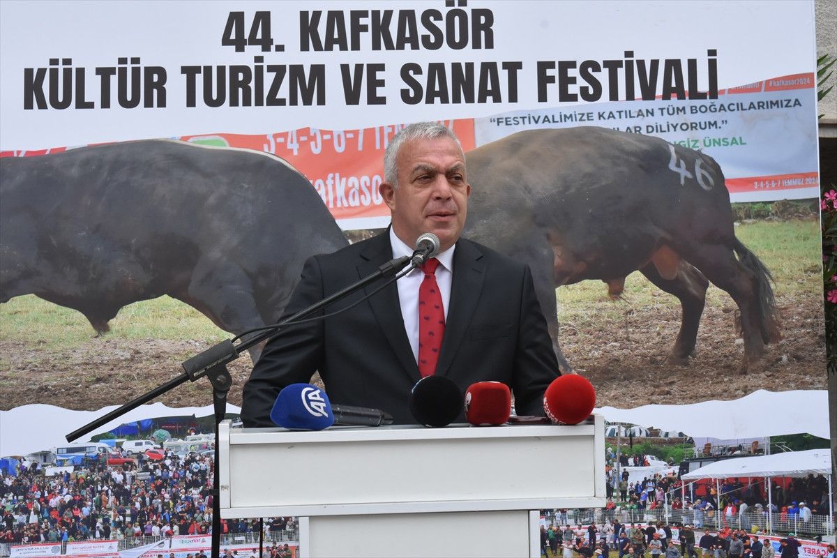 Artvin'de Geleneksel Boğa Güreşi ve Kafkasör Festivali Heyecanı