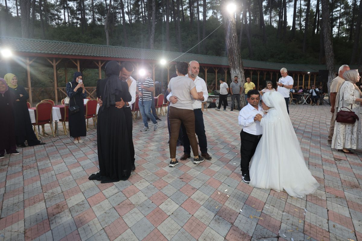 Yayladağı'nda Engelli Çiftin Unutulmaz Düğünü