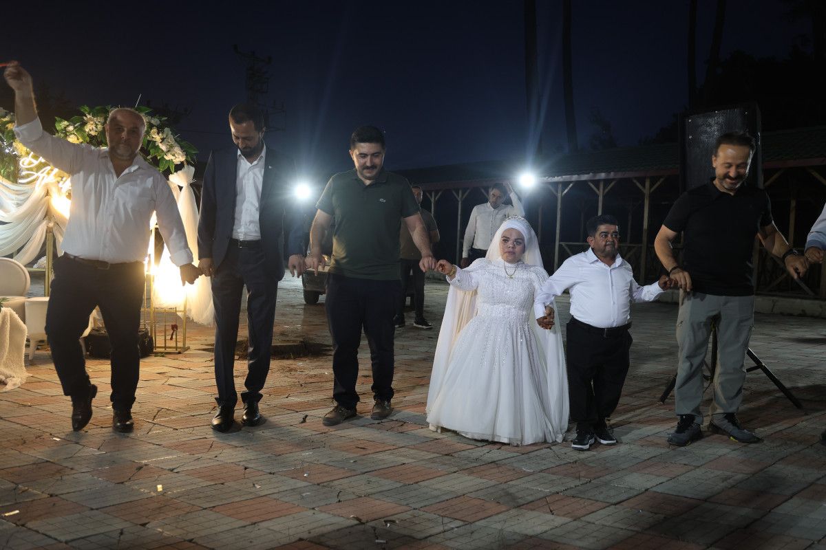 21 Yıl Sonra Hayallerine Kavuşan Çift