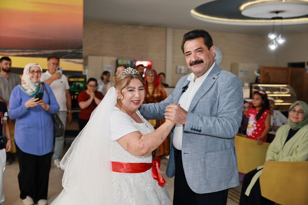 Gelin Olma Hayali Gerçeğe Dönüştü: Pamukkale Mahallesi'nde Unutulmaz Düğün Kutlaması