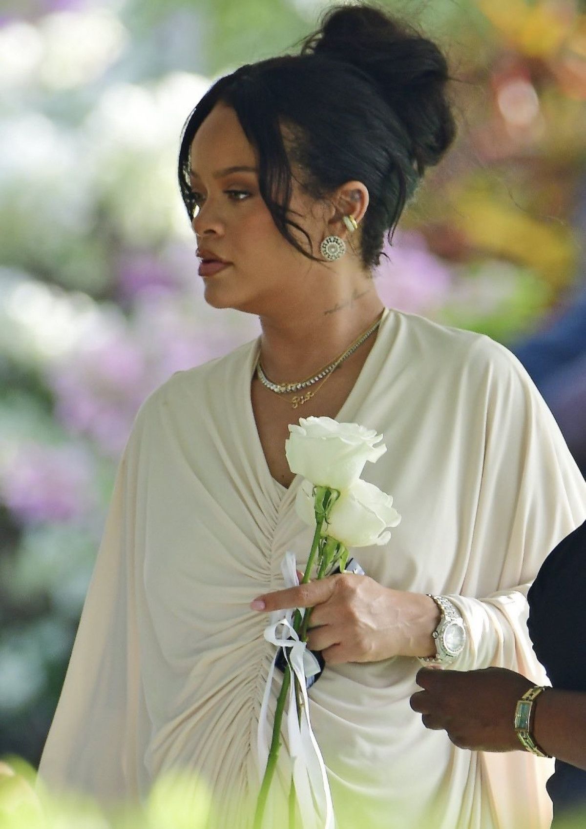 Dünyaca Ünlü Şarkıcı Rihanna'nın Babası Ronald Fenty'nin Vefatı ve Ailesinin Acı Kaybı