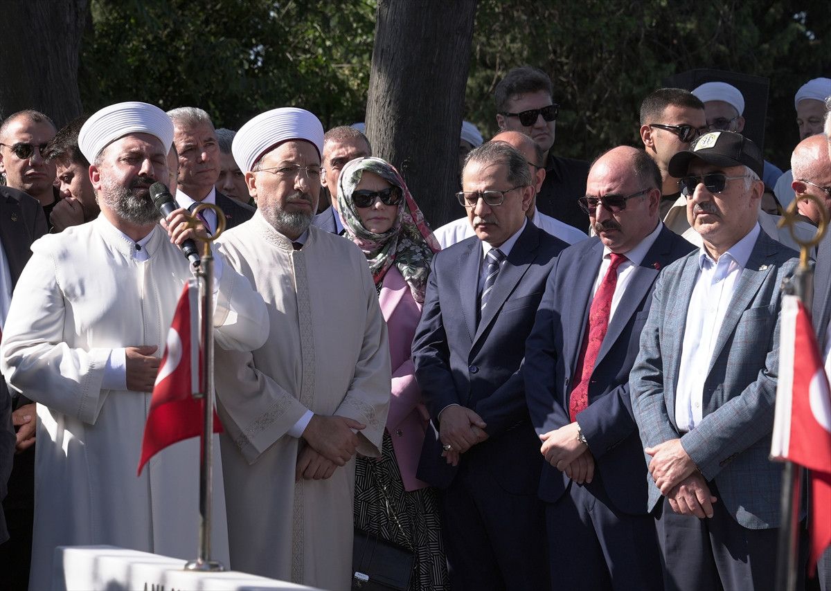 Saygı Duruşu ve Anma Törenleri