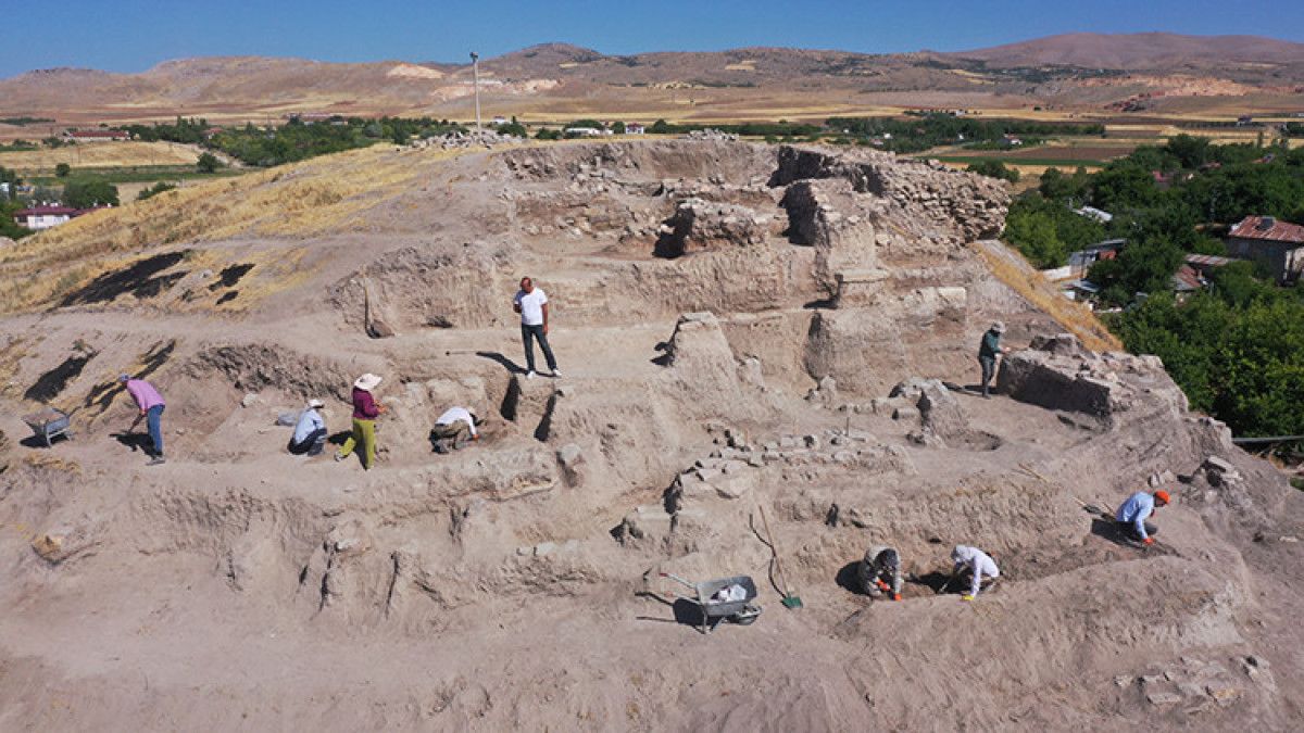 Elazığ'da Tarih İzlerini Gün Yüzüne Çıkaran Kazı Çalışmaları