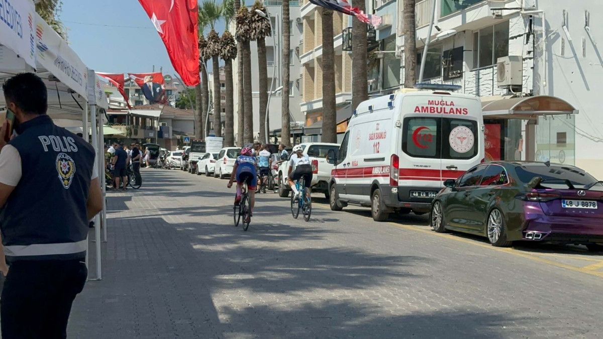 Muğla Marmaris'te Gençlik ve Spor İl Müdürlüğü'nün öncülüğünde düzenlenen heyecan verici bisiklet yarışması gerçekleşti