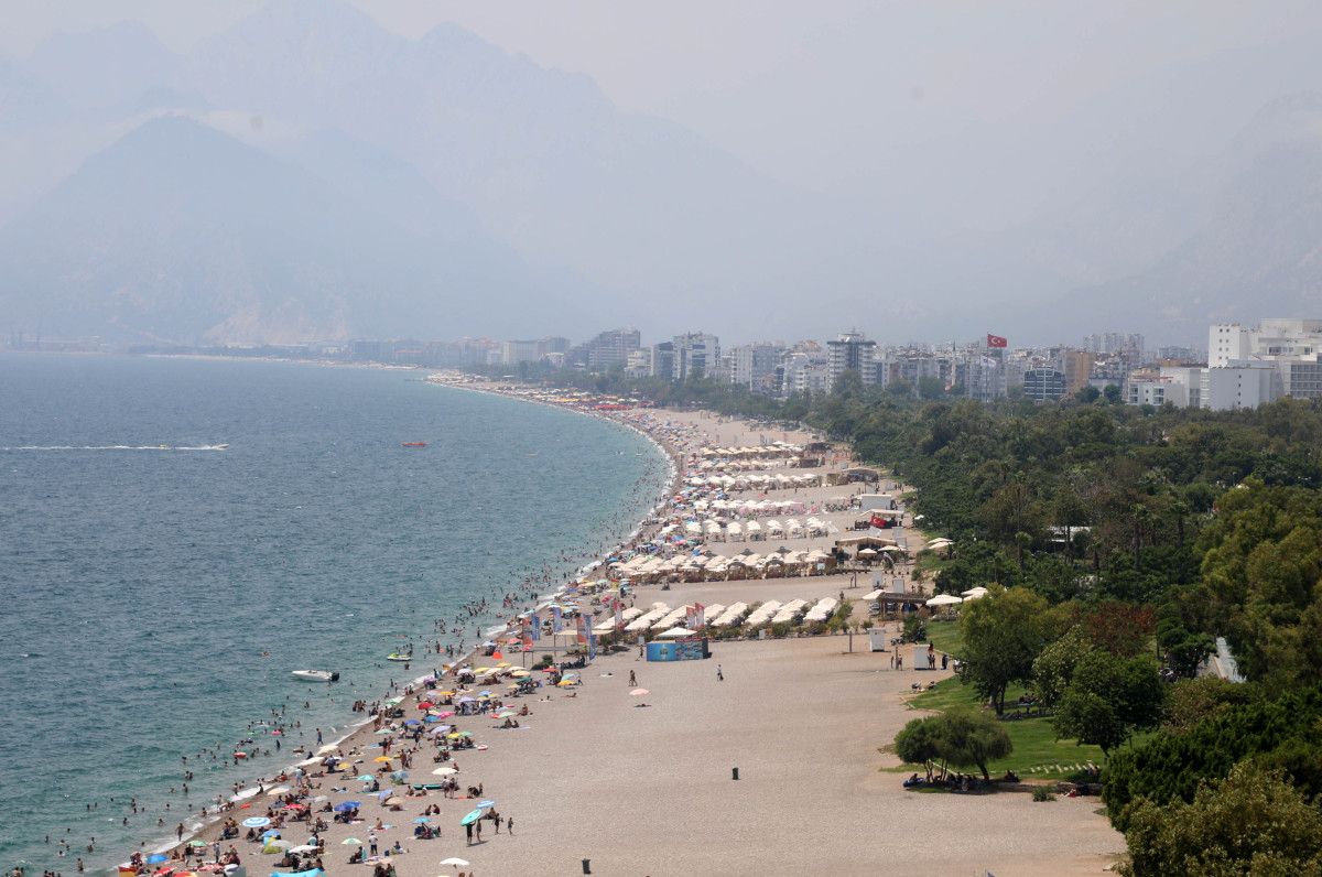 Bodrum’da Kavurucu Sıcaklar ve Yoğun Nüfus