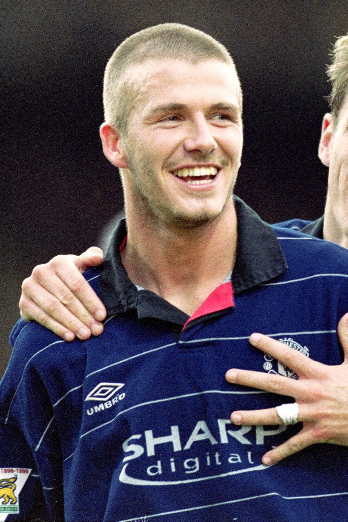 David Beckham'ın Saç Kesme Macerası Sosyal Medyada Gündem Oldu