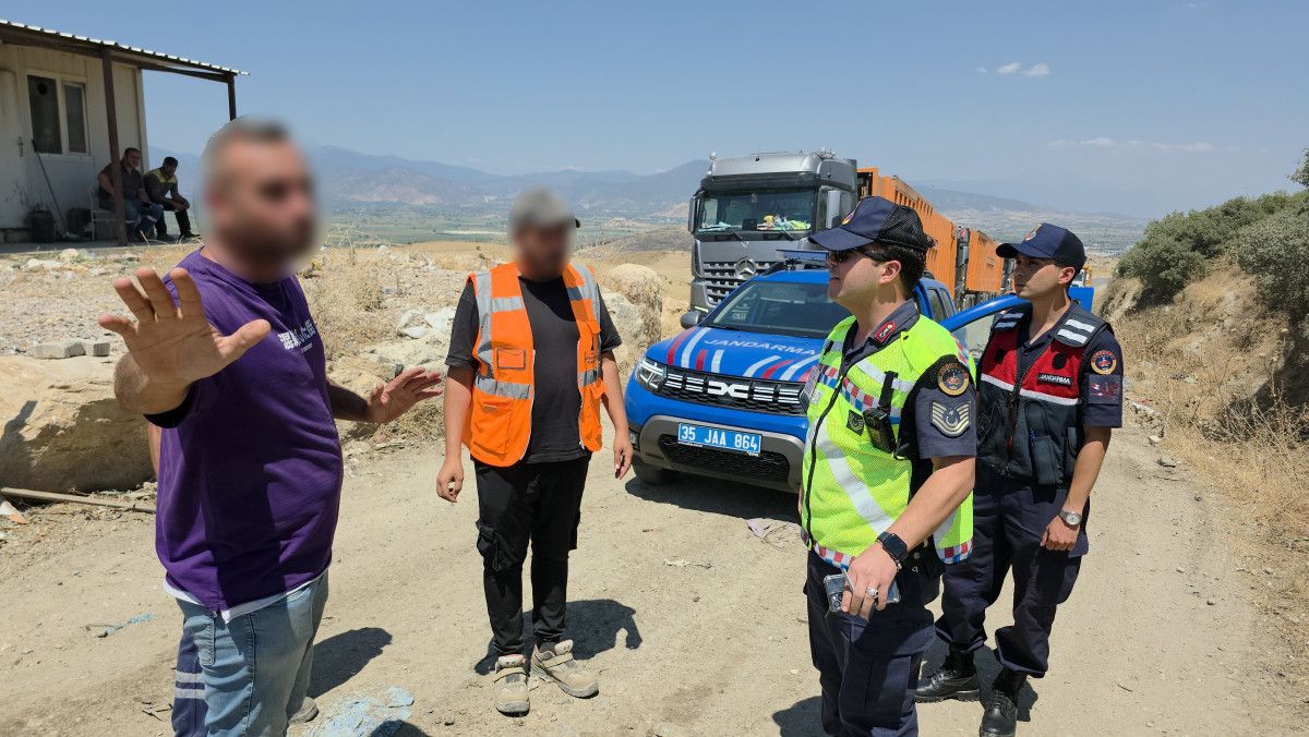İzmir’de Çöp Sorunu Gün Geçtikçe Büyüyor