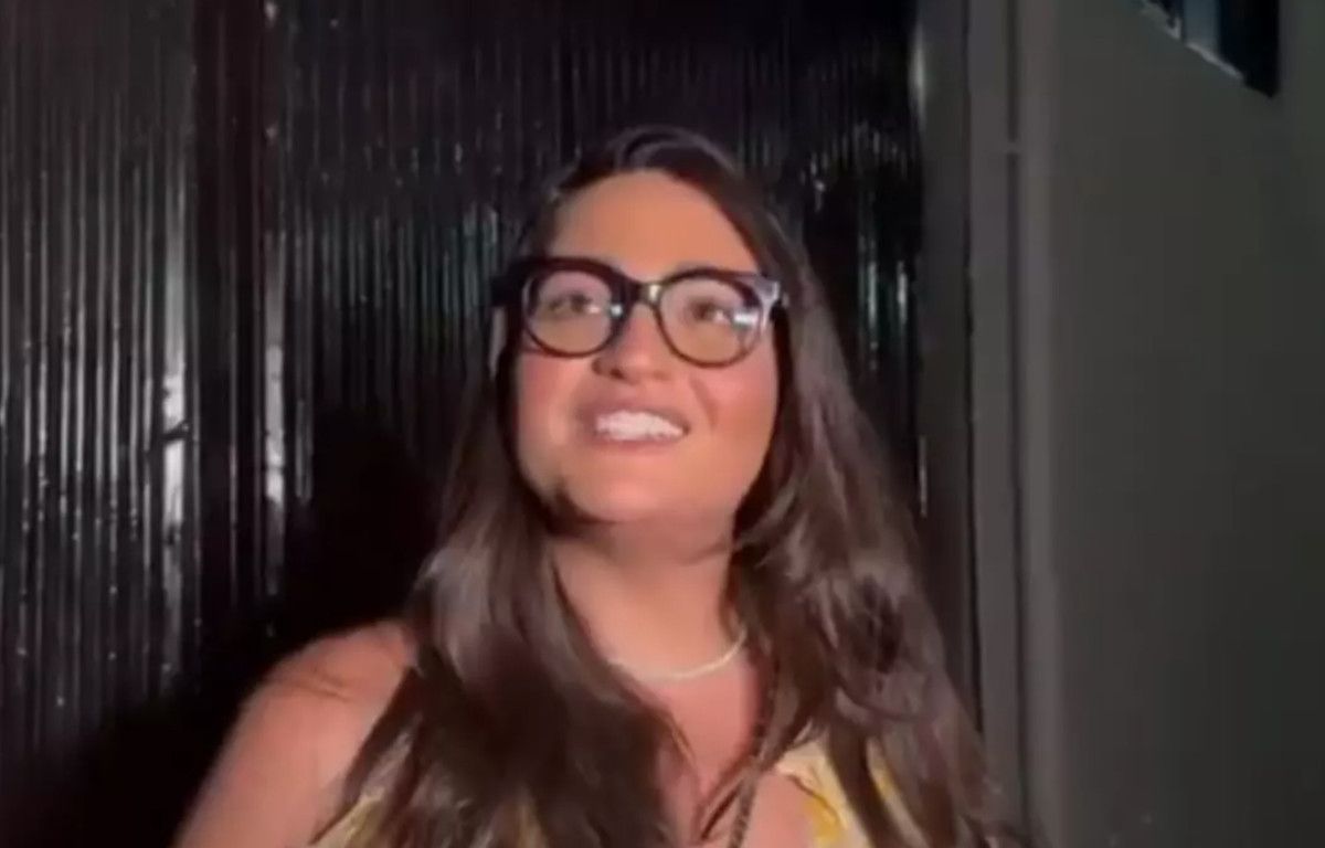Güzelliği ve Annesine Benzemesiyle Dikkat Çekiyor