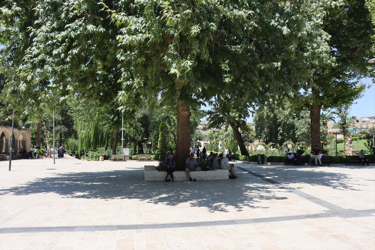 Sokaklar ve Kalabalıklar