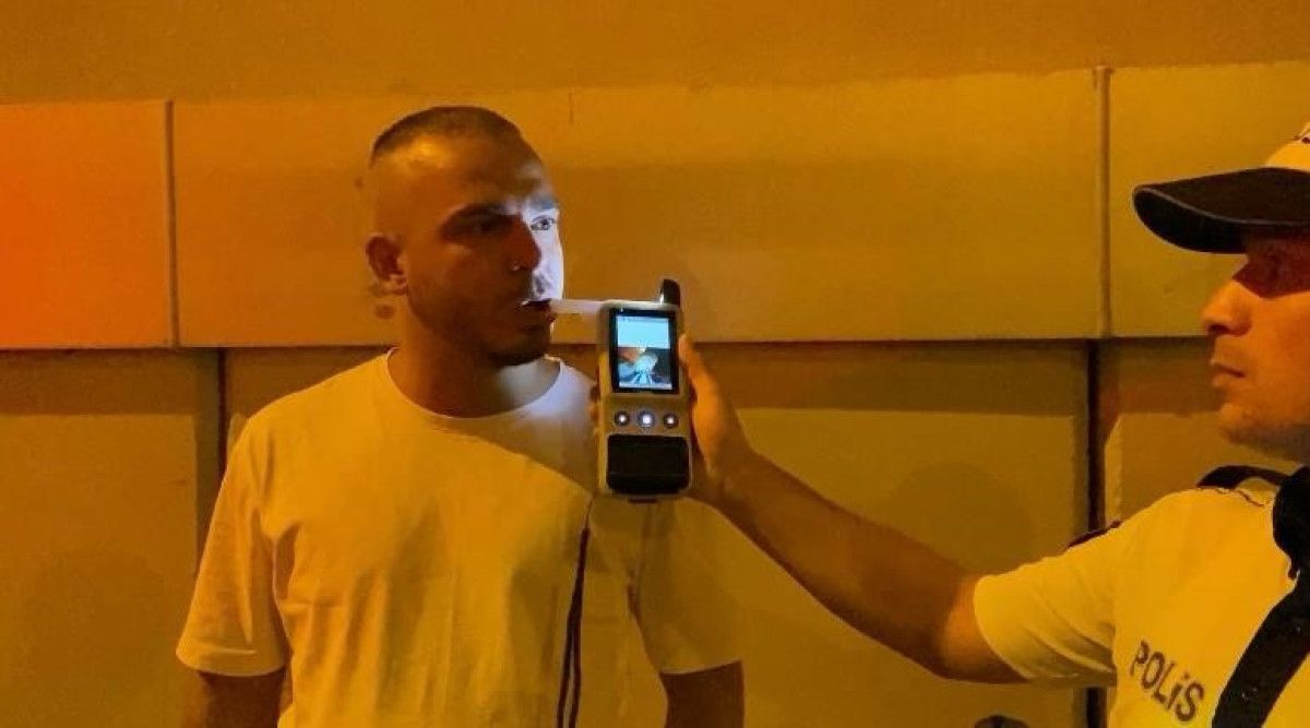Gözaltına Alınarak Polis Merkezi'ne Götürüldü