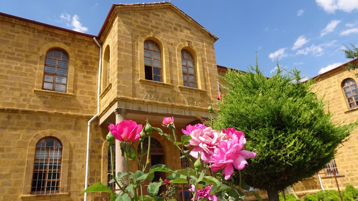 Tarihin Derinliklerinden Günümüze Yozgat Mektebi Sultanisi