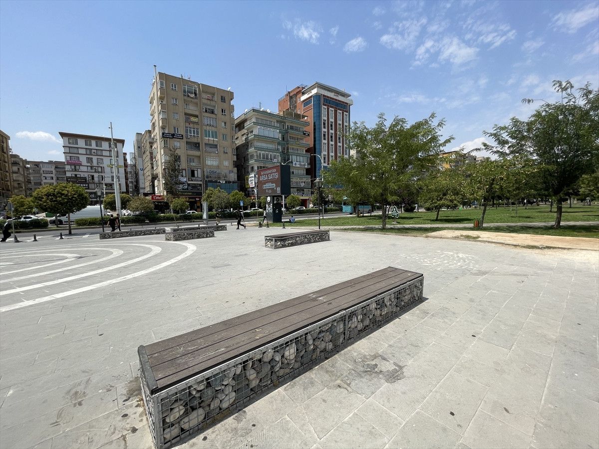 Yetkililer Uyardı: 11.00 - 16.00 Arasında Dışarı Çıkmayın