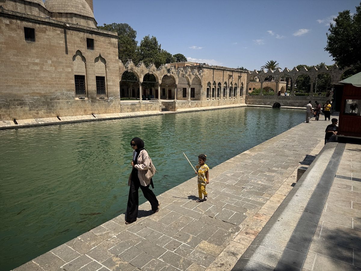 Şanlıurfa yanıyor: Termometreler 55 dereceyi gösterdi
