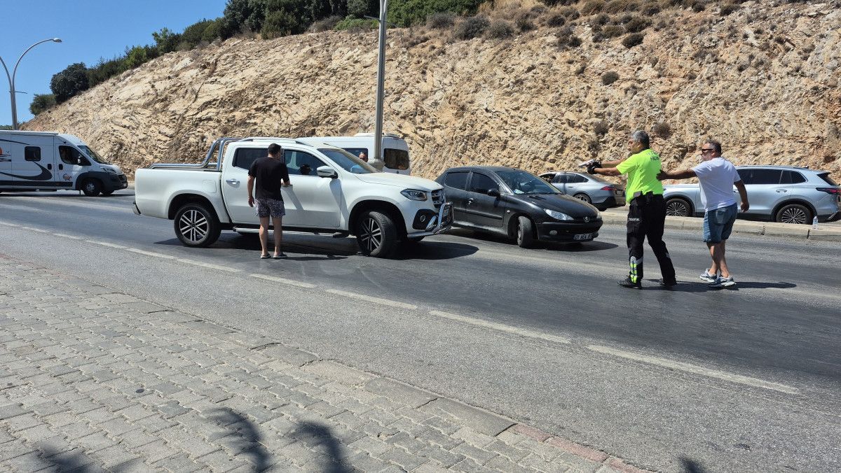 Dilan Çıtak, polisin üzerine araba sürdü