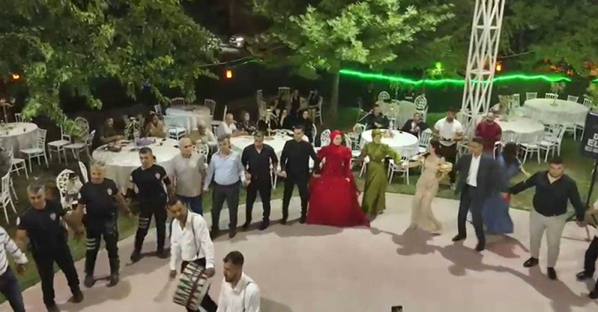 Birlikte Halay Çektiler ve Duygusal Anlar Yaşandı