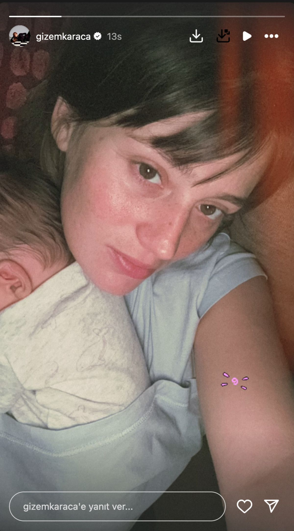 Taze anne Gizem Karaca, bebeğiyle yeni fotoğraf yayınladı