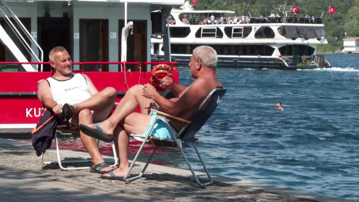Sahildeki Keyifli Anlar ve Serinleme Çabaları