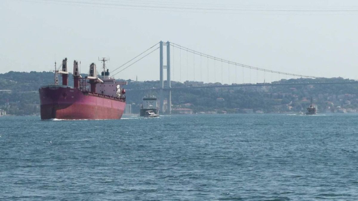 İstanbullular güneşli havada sahillere akın etti