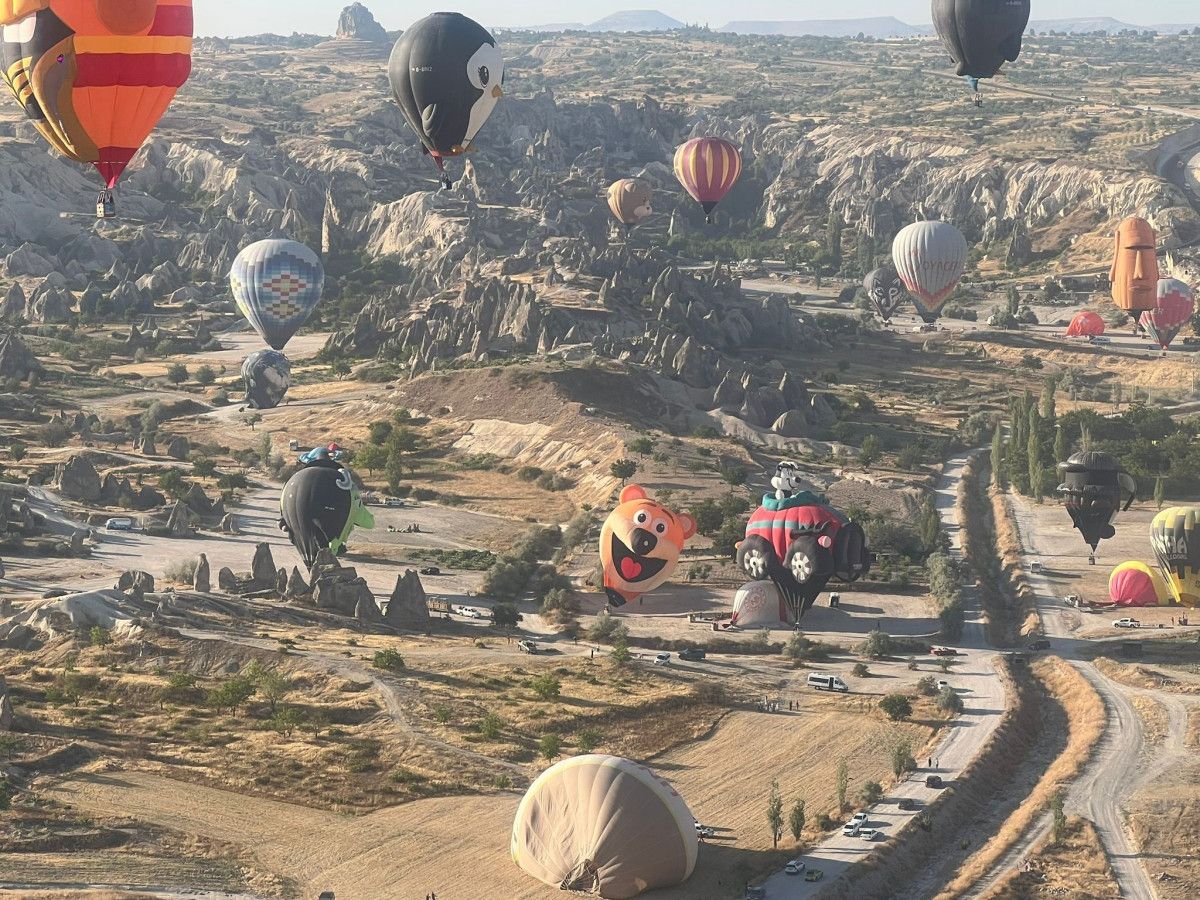 Nevşehir'de Balon Festivali başladı: 27 ülkeden 38 balon gökyüzünü süsledi