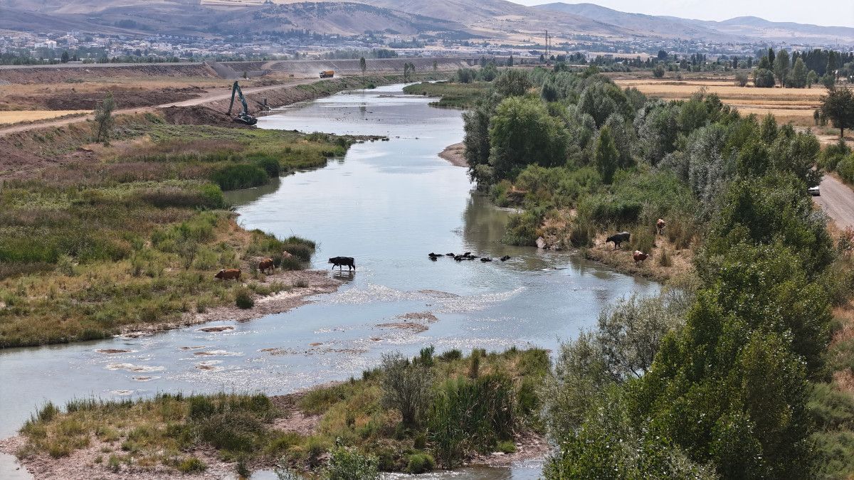 Türkiye'nin en uzun nehri kuraklıkla karşı karşıya