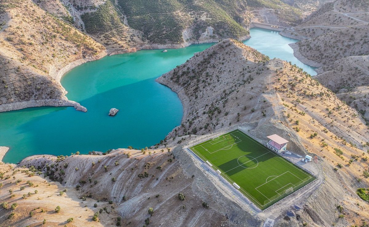 Şırnaklı gençler, FIFA standartlarına uygun sahaya kavuştu