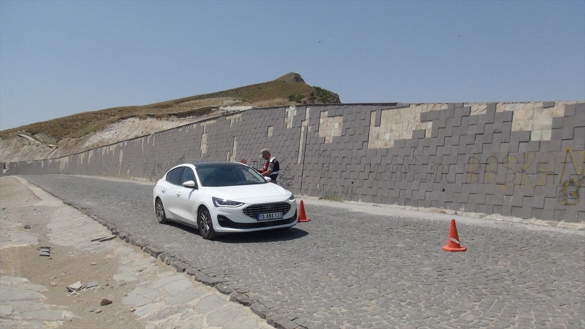 Bitlis'te Nemrut Kalderası'nı kolluk kuvvetleri koruyor