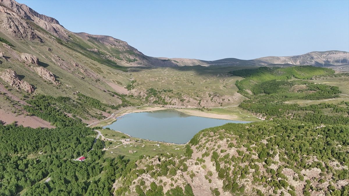 Bitlis'te Nemrut Kalderası'nı kolluk kuvvetleri koruyor