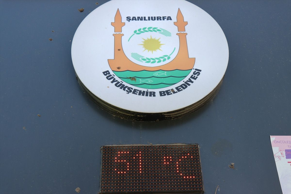 Termometreler 51 dereceyi gösterdi