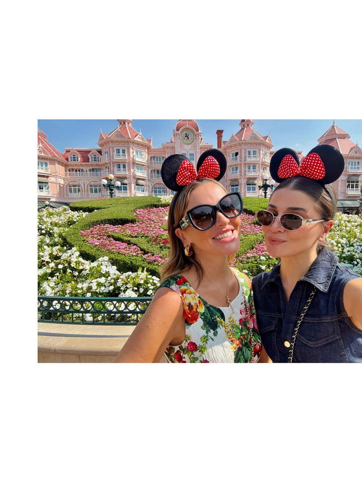 Şarkıcı Hadise, Disneyland’da! Çocuklar gibi eğlendiği kareleri yayınladı