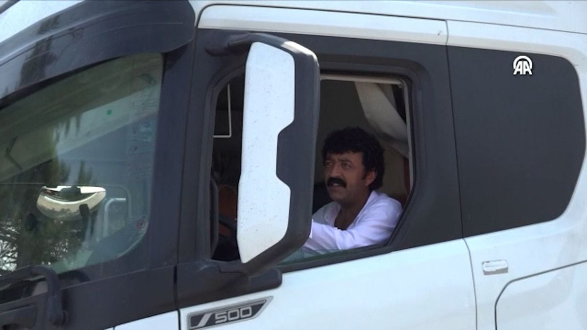 Görenler dönüp bir daha bakıyor: Van'ın 'Müslüm Baba'sı'