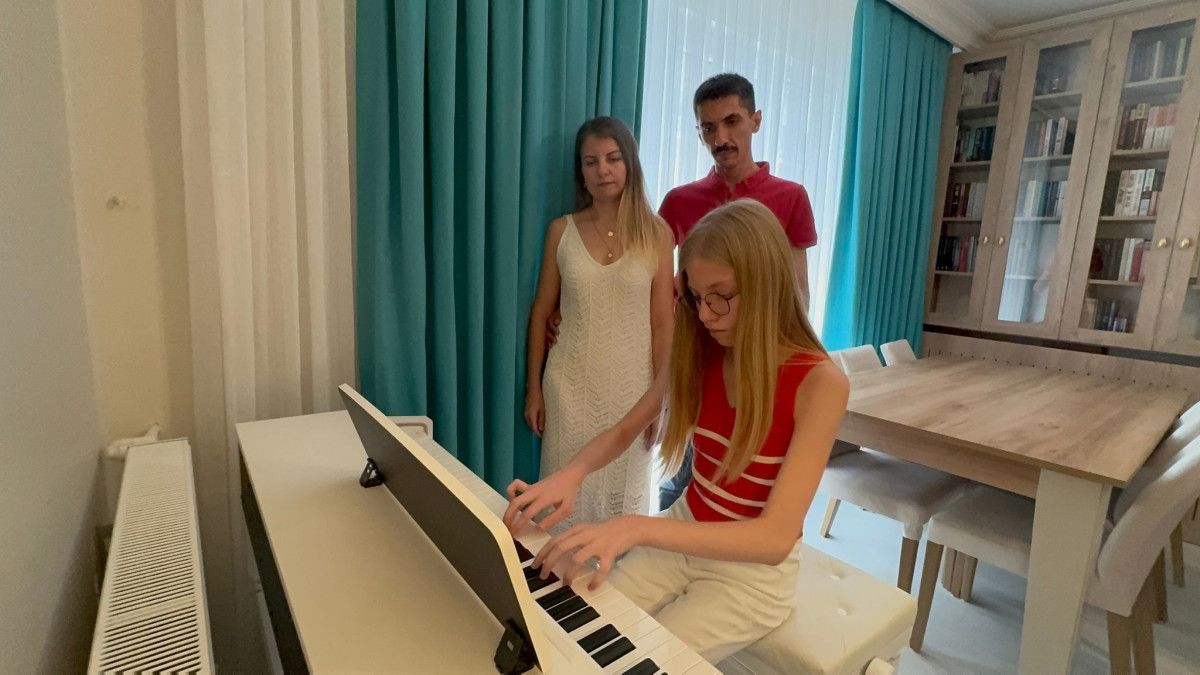 Kocaeli'de 9 yaşında uluslararası lise diploması aldı