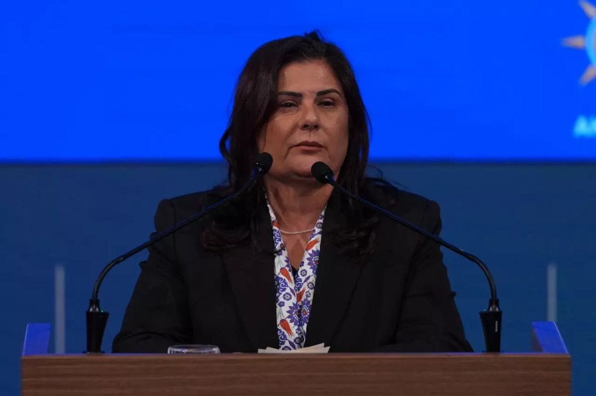 Özlem Çerçioğlu'nun oğlu ile ilişkisi olduğu ortaya çıkan Miray Daner'e yorum yağdı