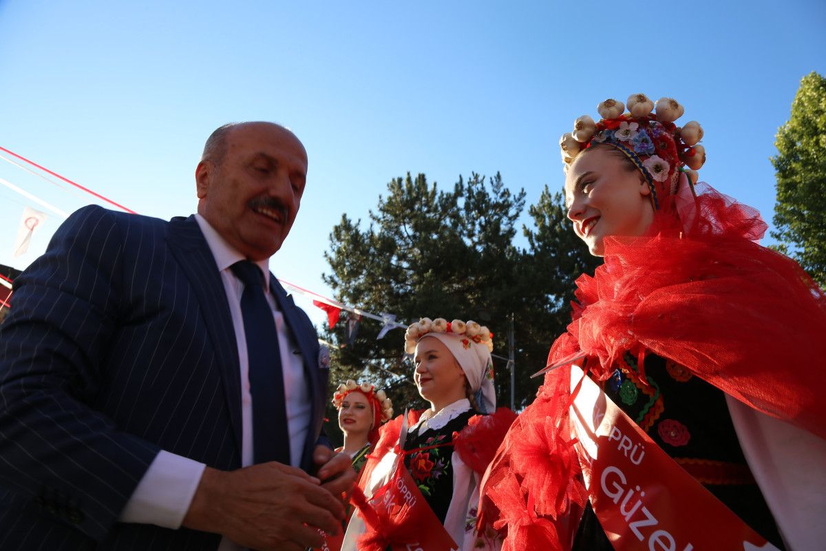 Kastamonu'da 'sarımsak güzeli' seçilmek için yarıştılar